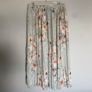 H&M Floral Accordion Skirt